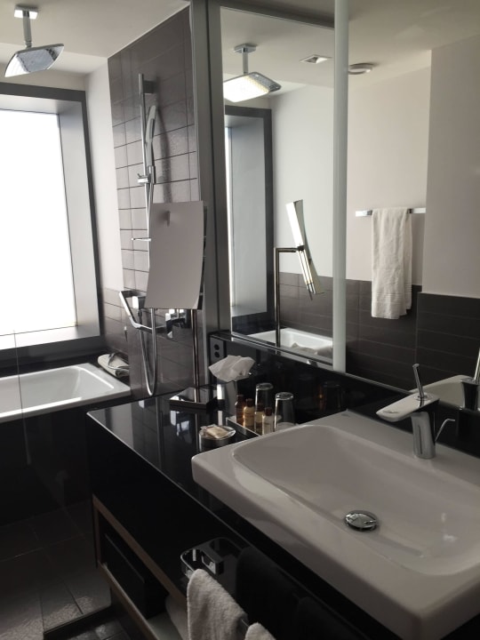 Łazienka Junior Suite. Sheraton Zürich Hotel