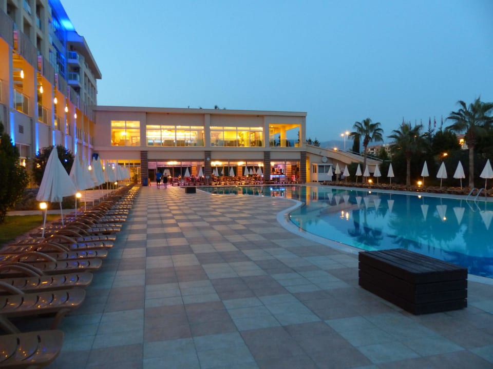 Großer Pool Solivia Hotel