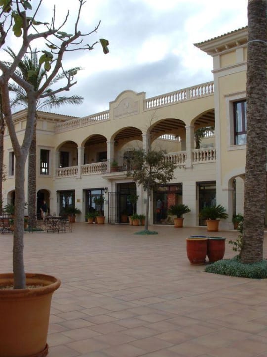 Restaurantbereich/ Hauptgebäude ROBINSON CALA SERENA
