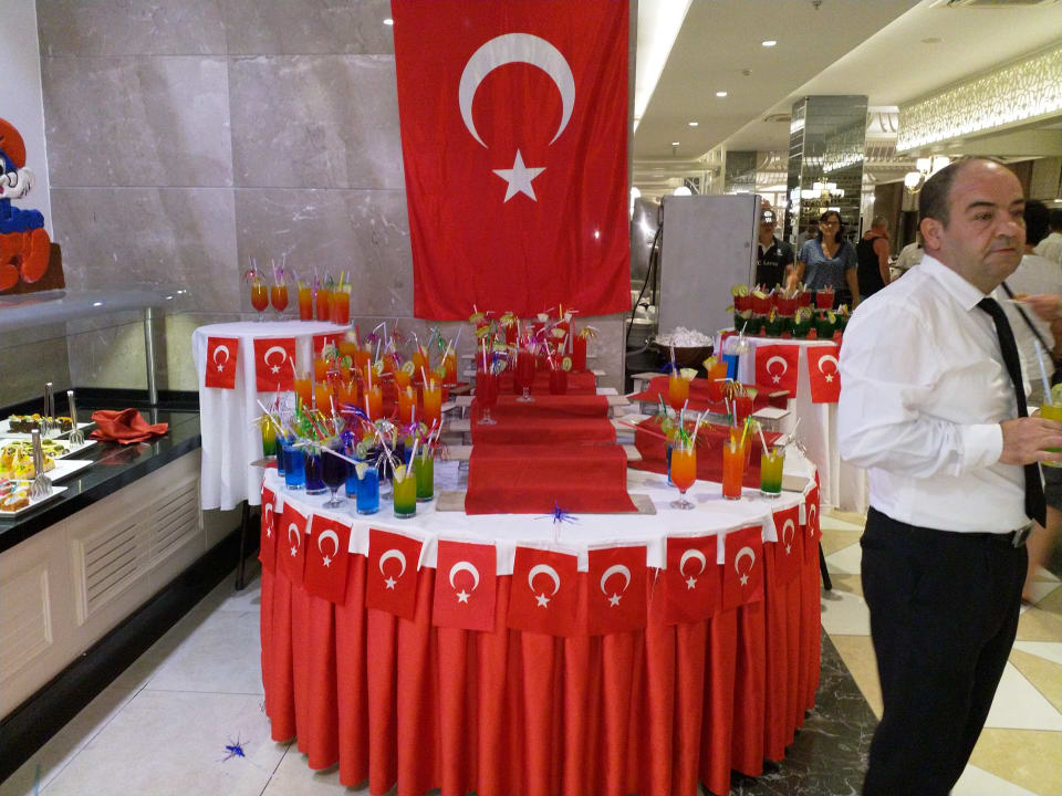 Sonstiges Well Palace Side