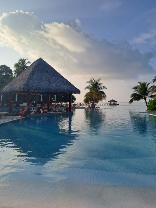 Pool Adaaran Select Meedhupparu Island Resort - Premium All Inclusive