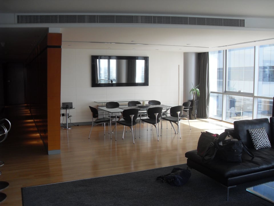 Blick auf die Essecke Golden Sands Hotel Creek