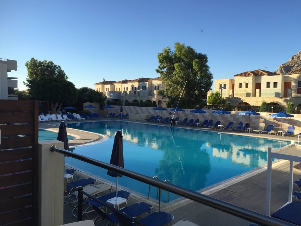 Blick zum Pool Delfinia Resort