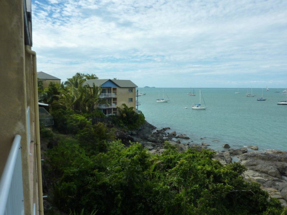 Blick von unserem Balkon nach links Hotel Coral Sea Resort