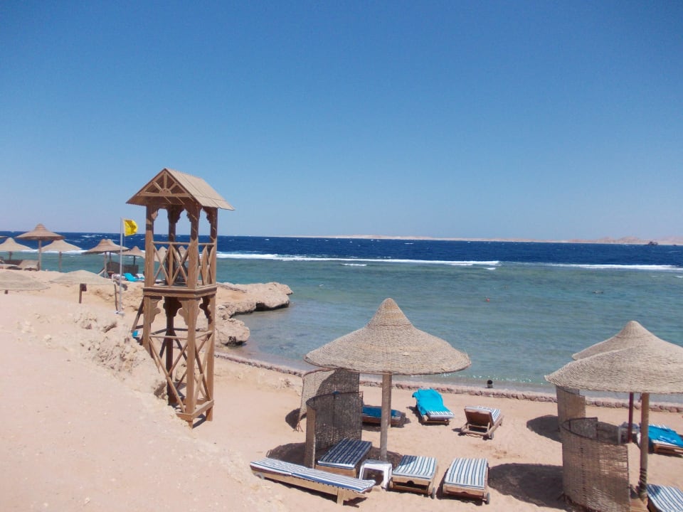 Hotelstrand mit Aussichtsturm Charmillion Sea Life Resort