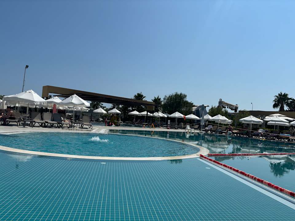 Pool Green Garden Suite Hotel
