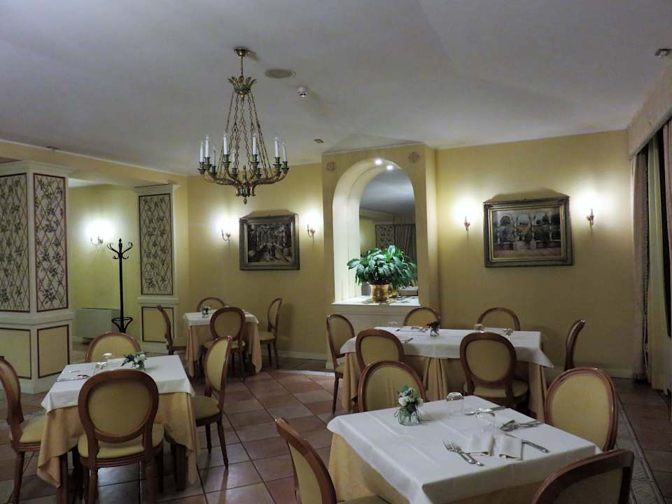 Speisesaal Hotel Tuder