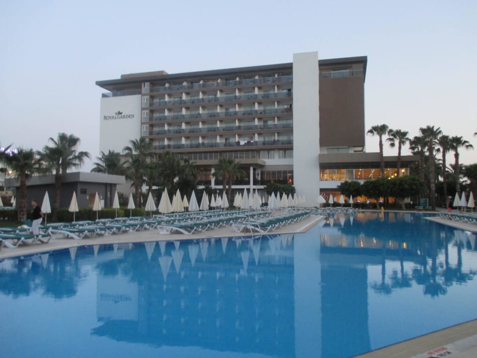 Pool Hotel Royal Garden Beach
