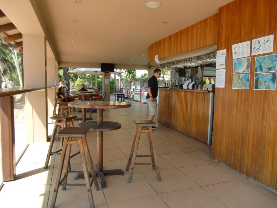 Poolbar Long Island Resort Hotel