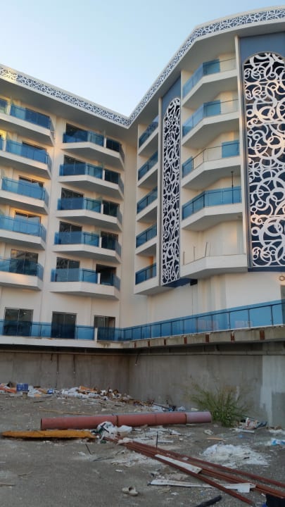 Im Bau Dream World Hill Hotel