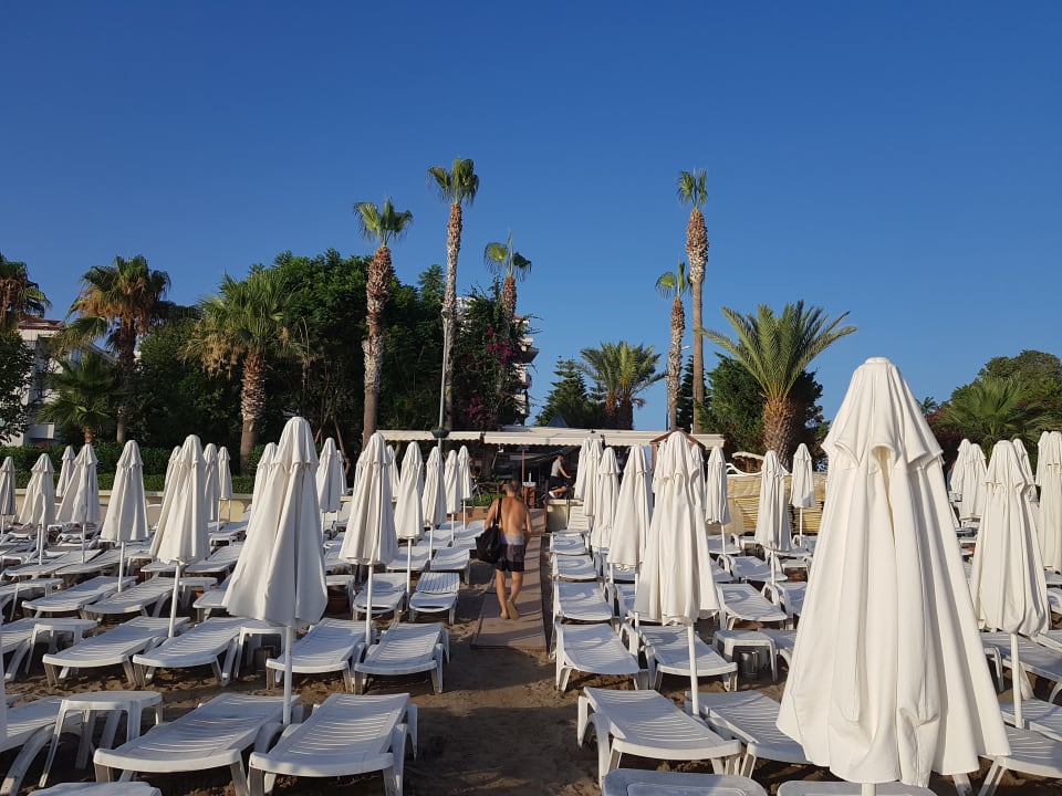 Strand Side Bay Hotel