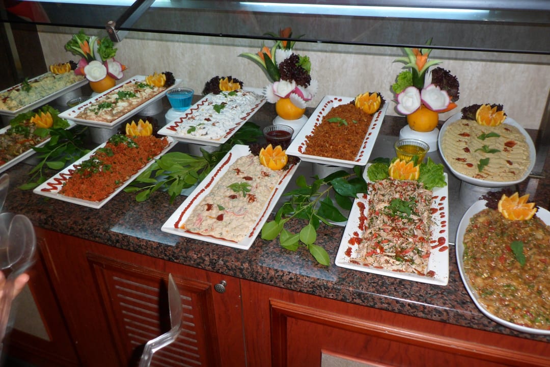Buffet Iz Flower Side Beach Hotel