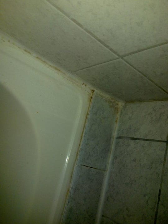 Da fehlte teilweise das Silikon Can Garden Beach