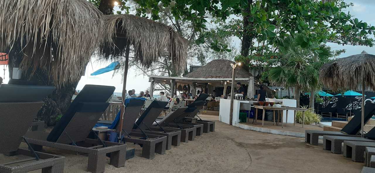 Strand Ocean Breeze Resort