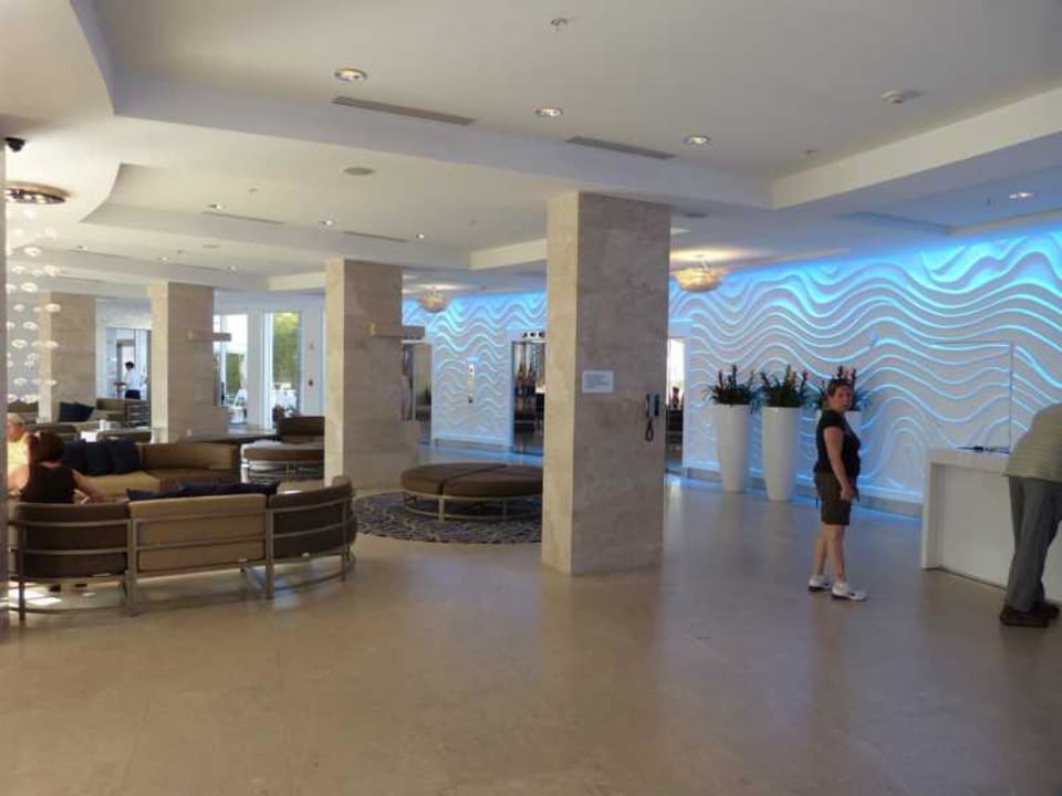 Lobby B Ocean Sonesta Fort Lauderdale