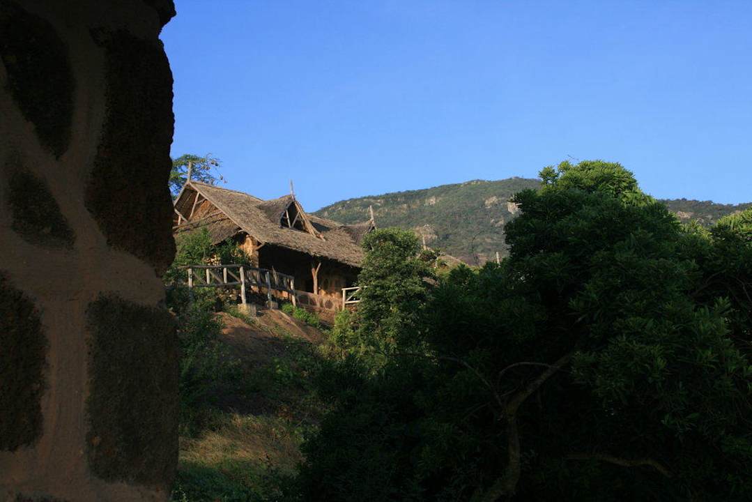 Banda Rhino Valley Lodge