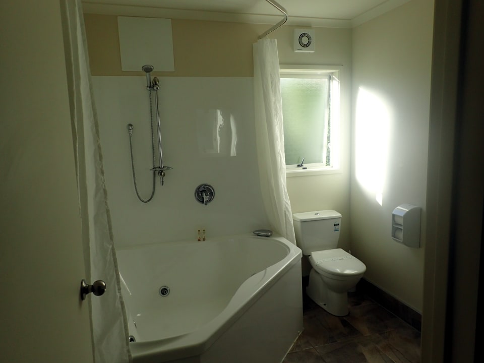 Zimmer BKs Pioneer Motel