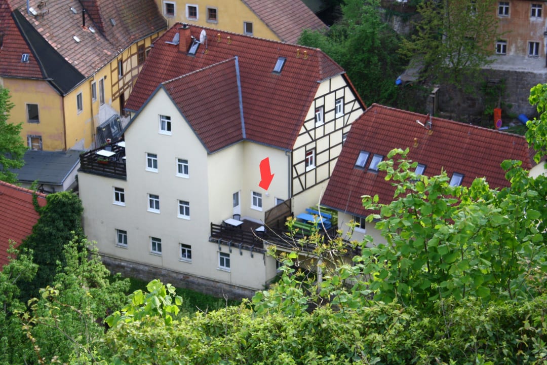 Villa Sophie und rechts Aufenthaltsraum für die Gäste Villa Sophie