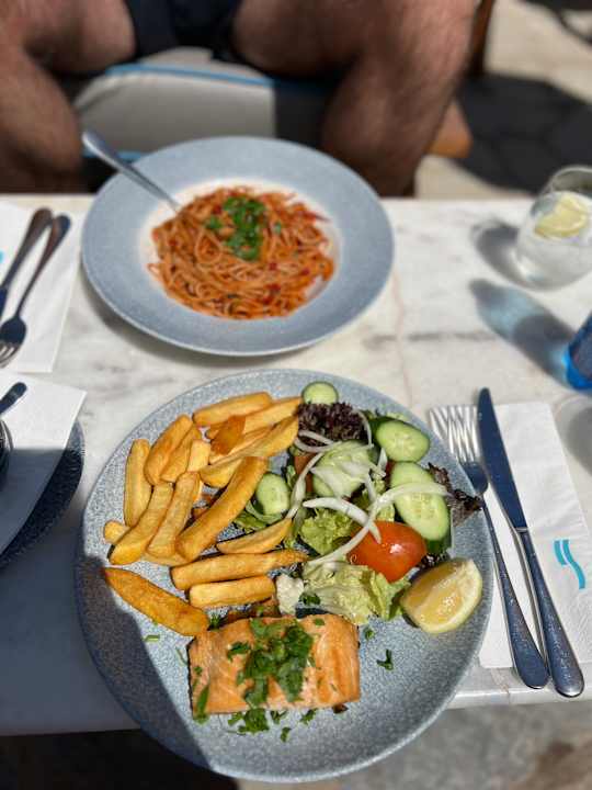 Gastro Crystal Springs Beach Hotel