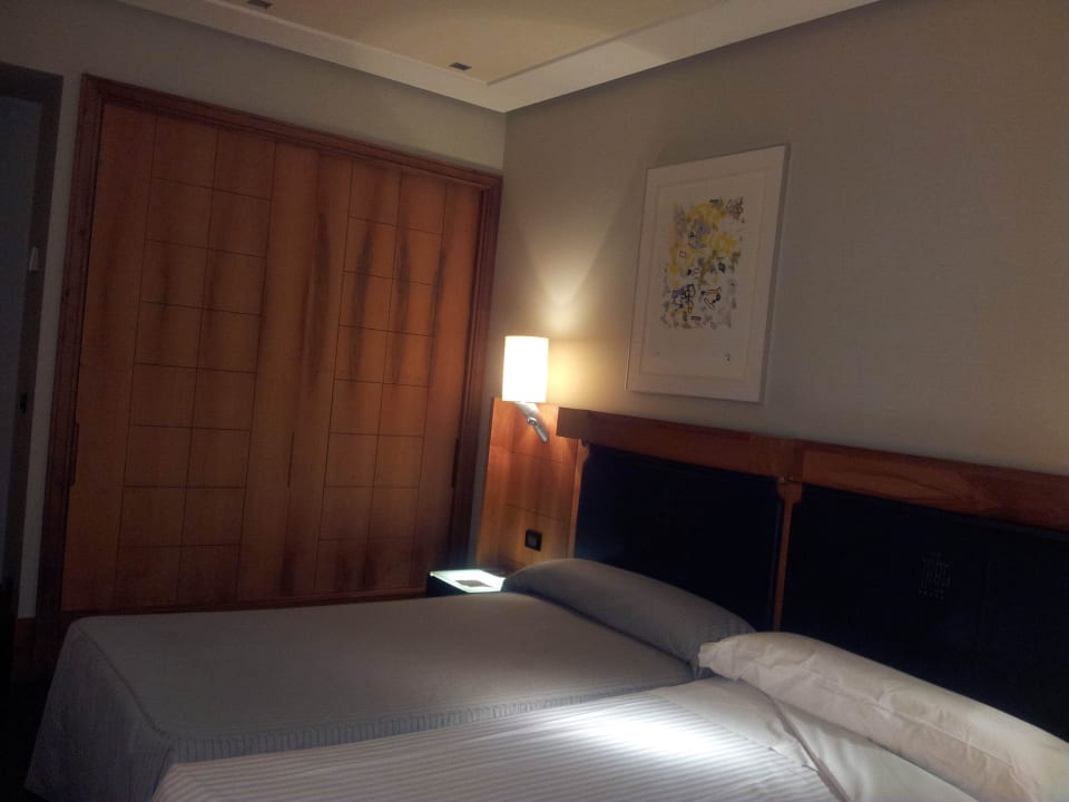 Bett Gran Hotel Lakua