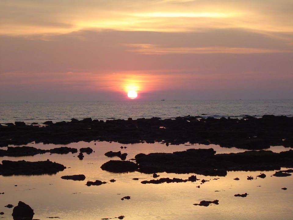 Sonnenuntergang am Klong Khong Beach Hotel Chaw Ka Cher Tropicana Lanta Resort