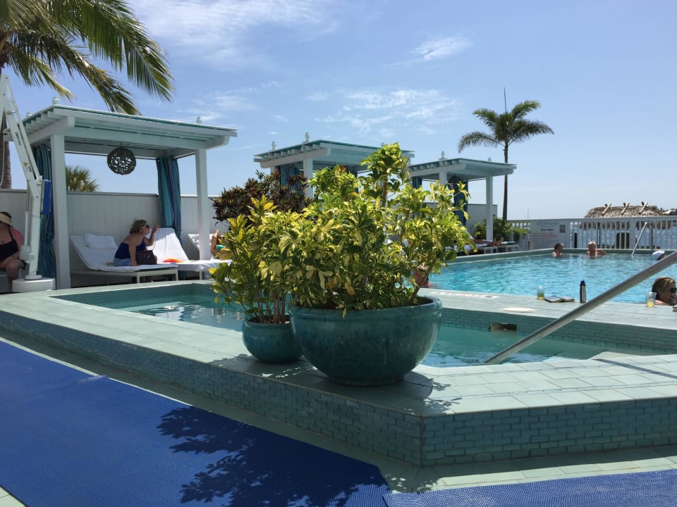 Pool am Nachmittag Hotel Ocean Key Resort & Spa