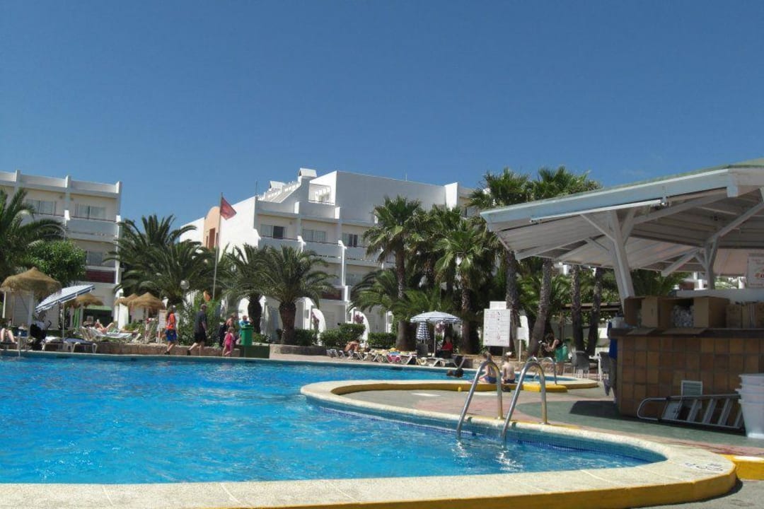 Pool (und Poolbar) Grand Palladium White Island Resort & Spa