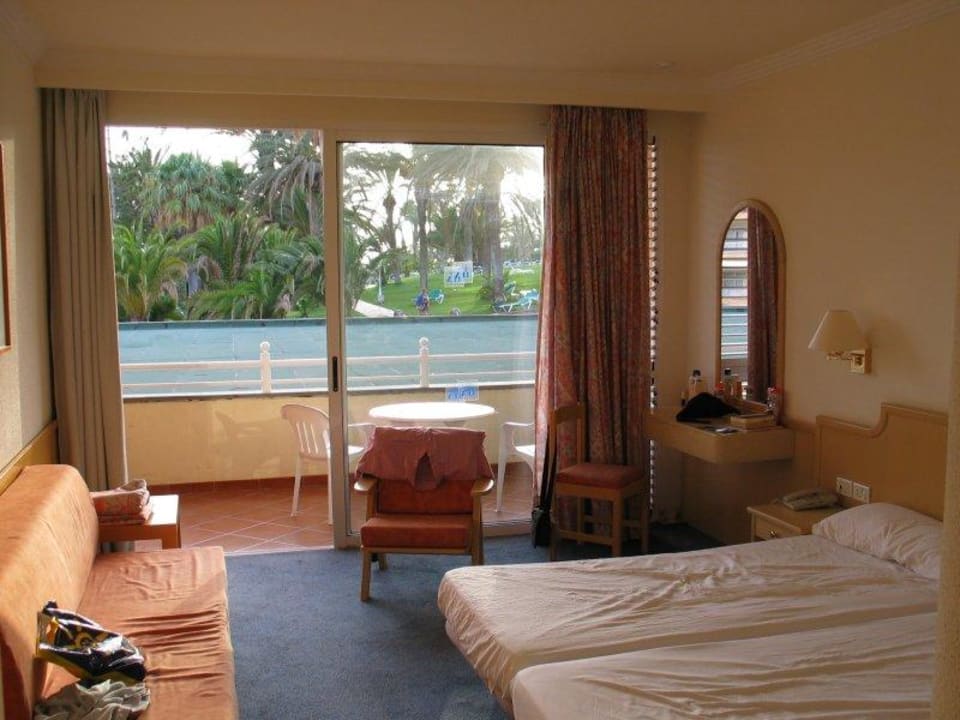 Zimmer von innen Abora Interclub Atlantic by Lopesan Hotels