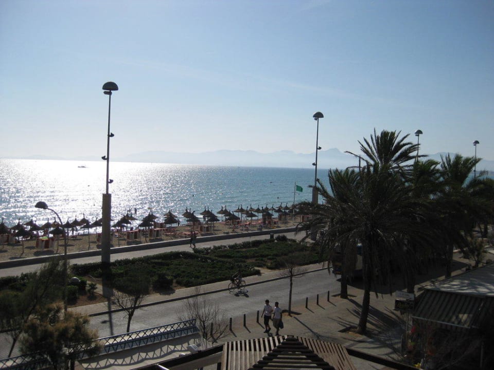 Blick vom Zimmer 210 AYA Seahotel - Adults only