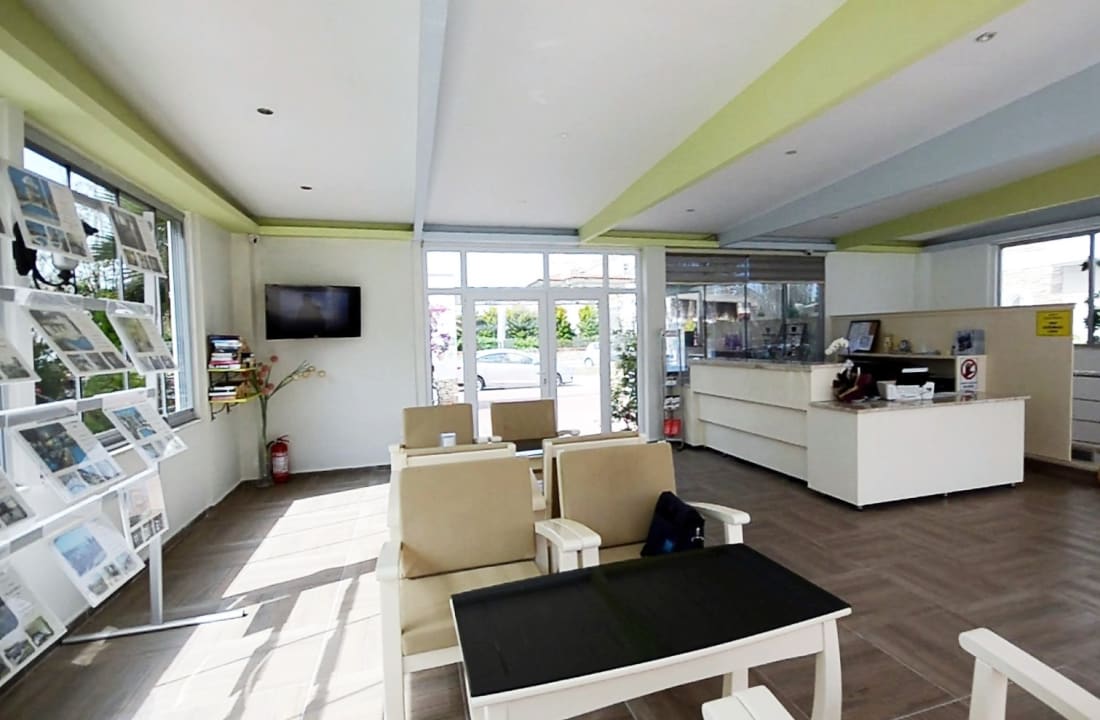 Lobby Golden Life Blue Green Residence Hotel