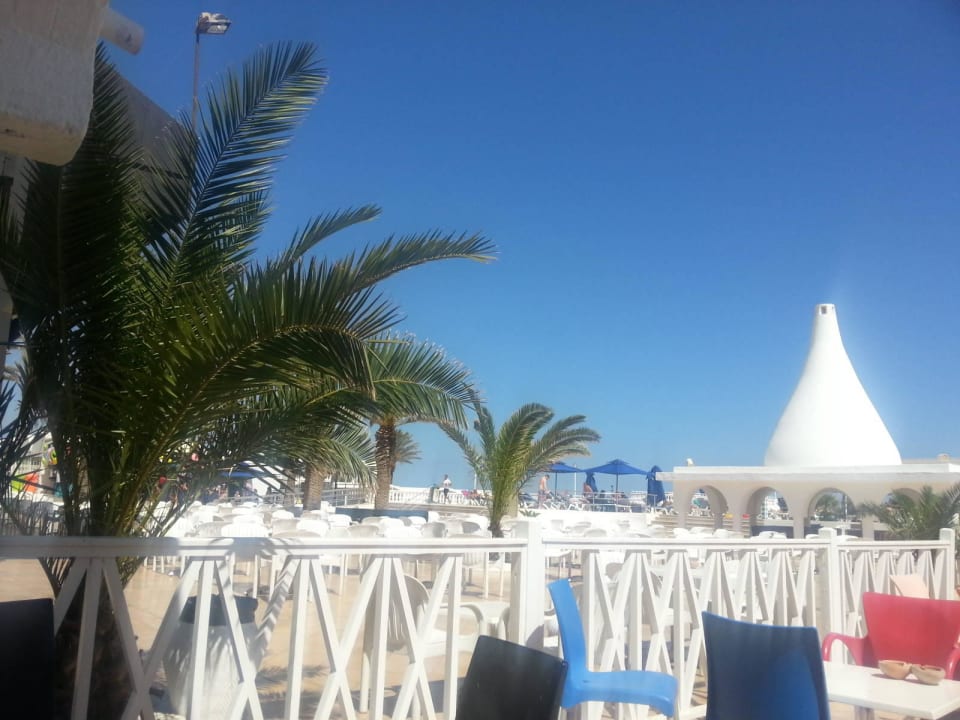 Wolkenloser Himmel! Samira Club