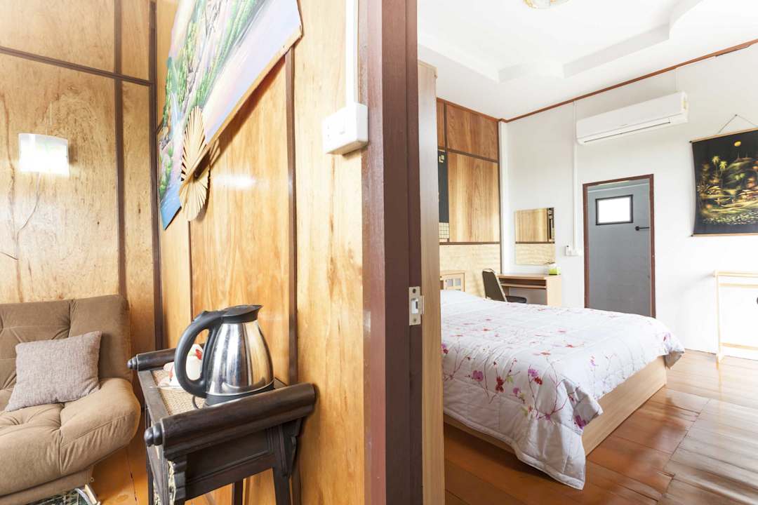 Zimmer Lha's Place Guesthouse and Holidayhomes