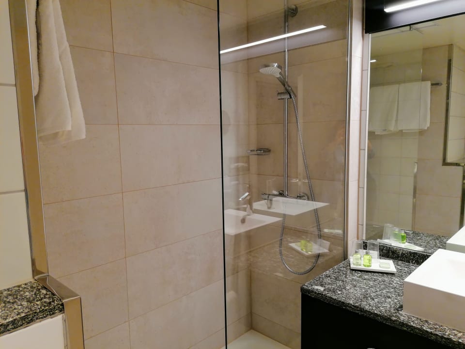 Zimmer Hotel NH Frankfurt Airport