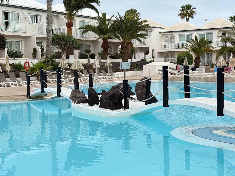 Pool H10 Ocean Suites