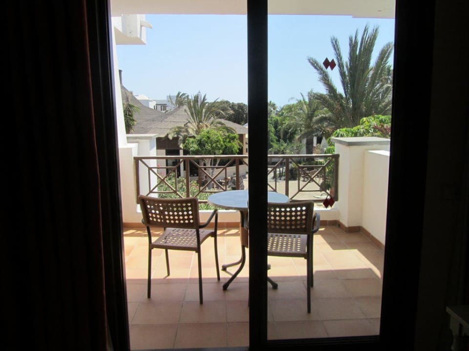 Balkon mit Blick zum Pool/Poolbar allsun App.-Hotel Albatros