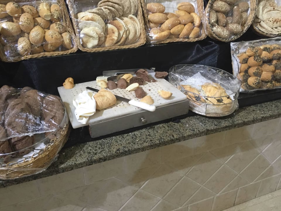 Reichlich Abfall zum Frühstück Stella Beach Resort & Spa Makadi Bay