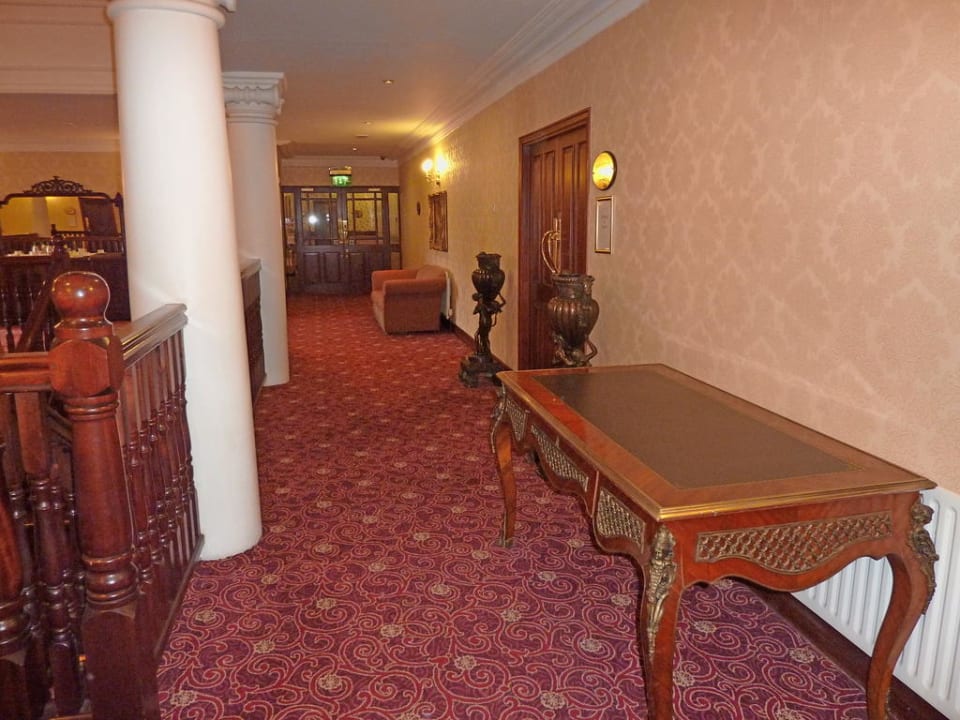 Flur Sheldon Park Hotel and Leisure Club