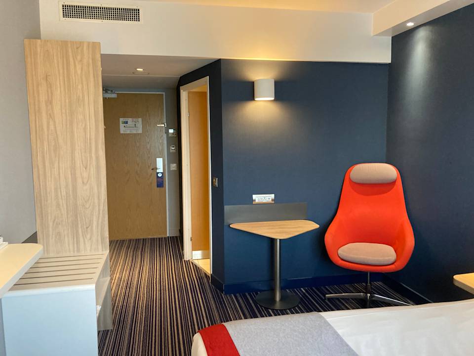 Zimmer Holiday Inn Express Genf - Airport