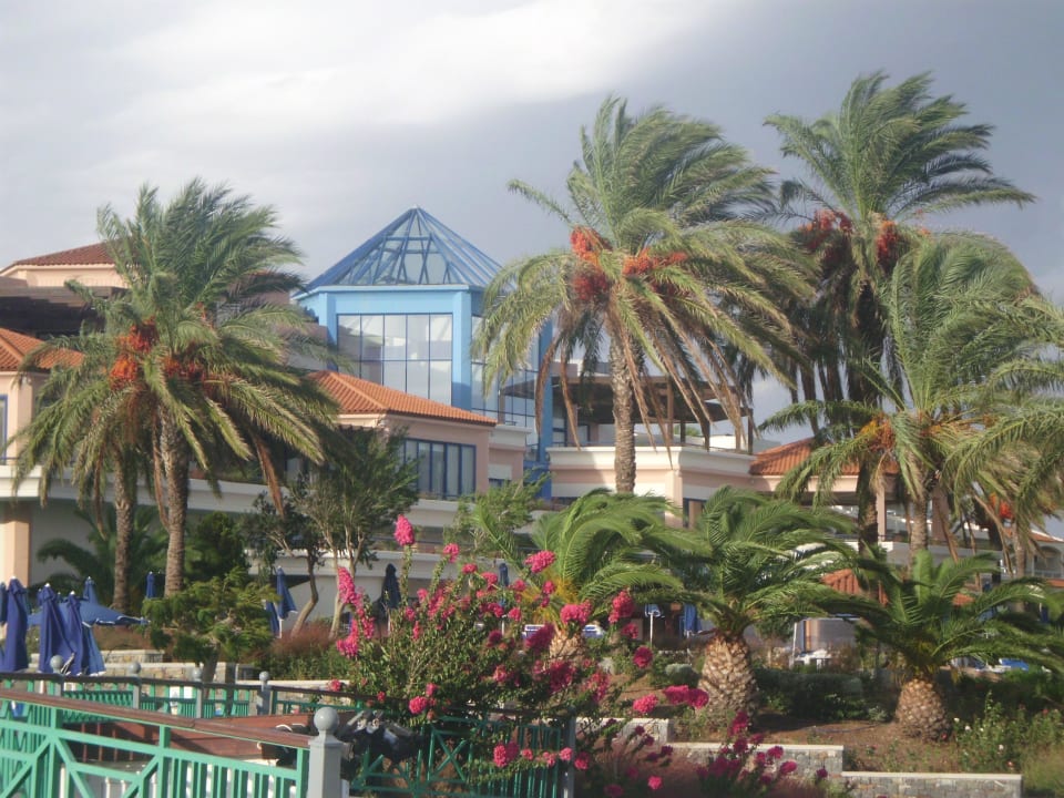 Blick vom Kinderpool aus Rodos Princess Beach Hotel & Spa