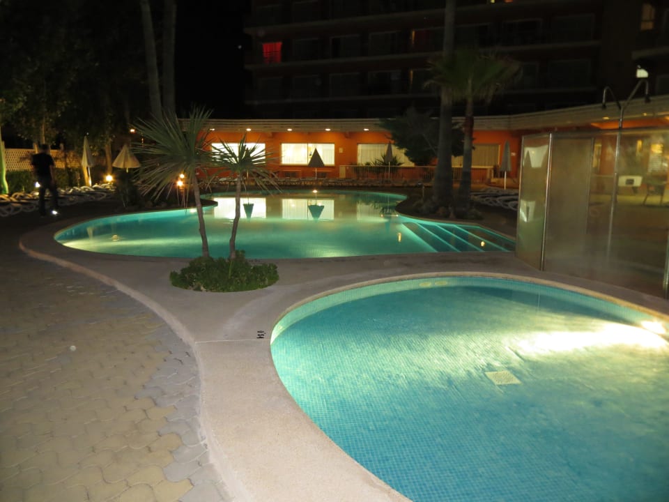 Pool bei Nacht HSM Golden Playa