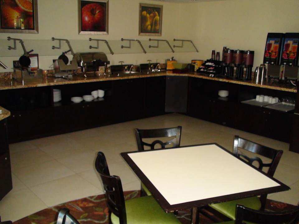 Buffet Residence Inn by Marriott St. Petersburg Treasure Island