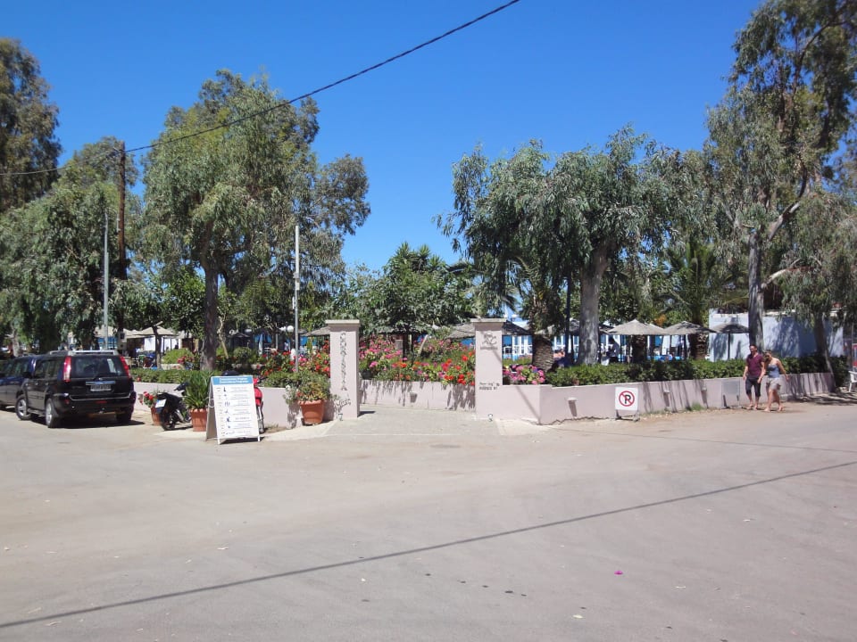  3 Corissia Beach Hotel