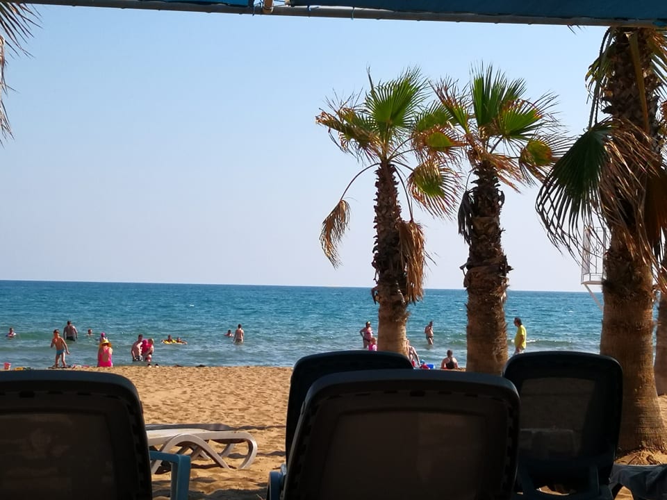 Strand Club Grand Side