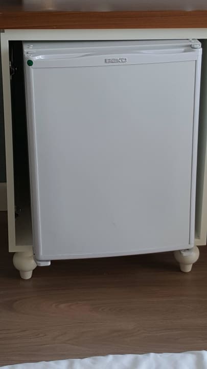 Tolle Minibar...30 Grad kein Problem... Well Palace Side