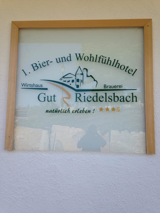 Logo 1. Bier & Wohlfühlhotel Gut Riedelsbach