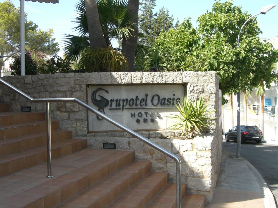 Zum eingang Grupotel Ibiza Beach Resort