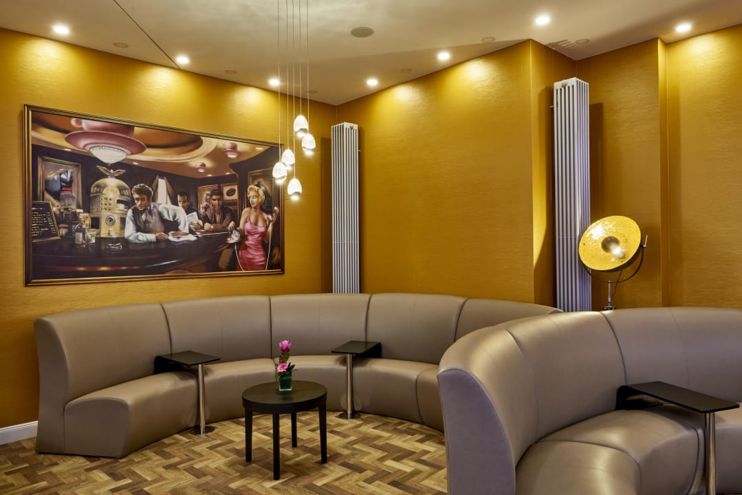 Lobby Hollywood Media Hotel