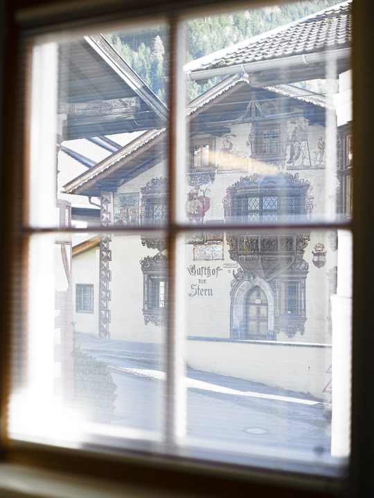 Image Aussicht ins Dorf AlpinLodges Oetz