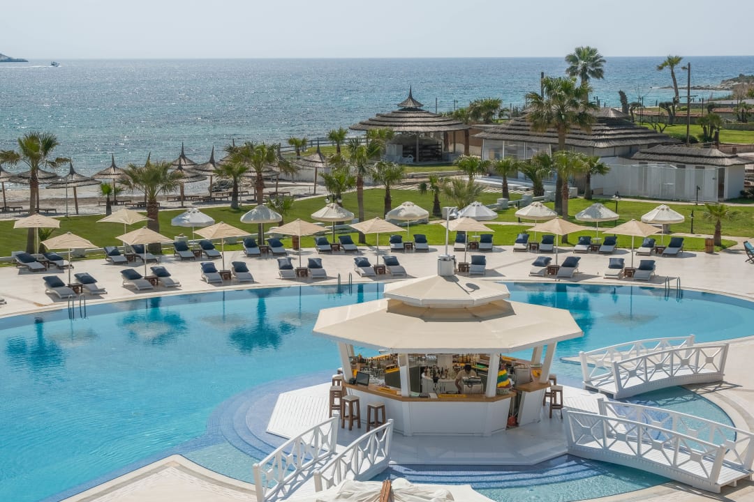 Pool Cocos The Club Solto