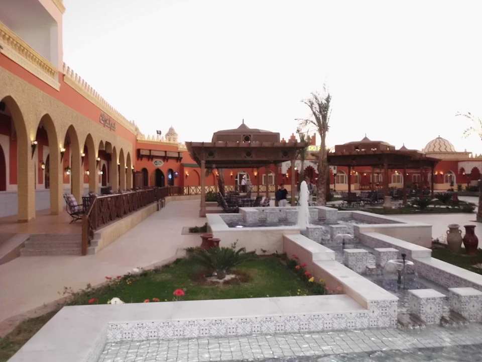 In der Anlage Pickalbatros Alf Leila Wa Leila Resort - Neverland Hurghada